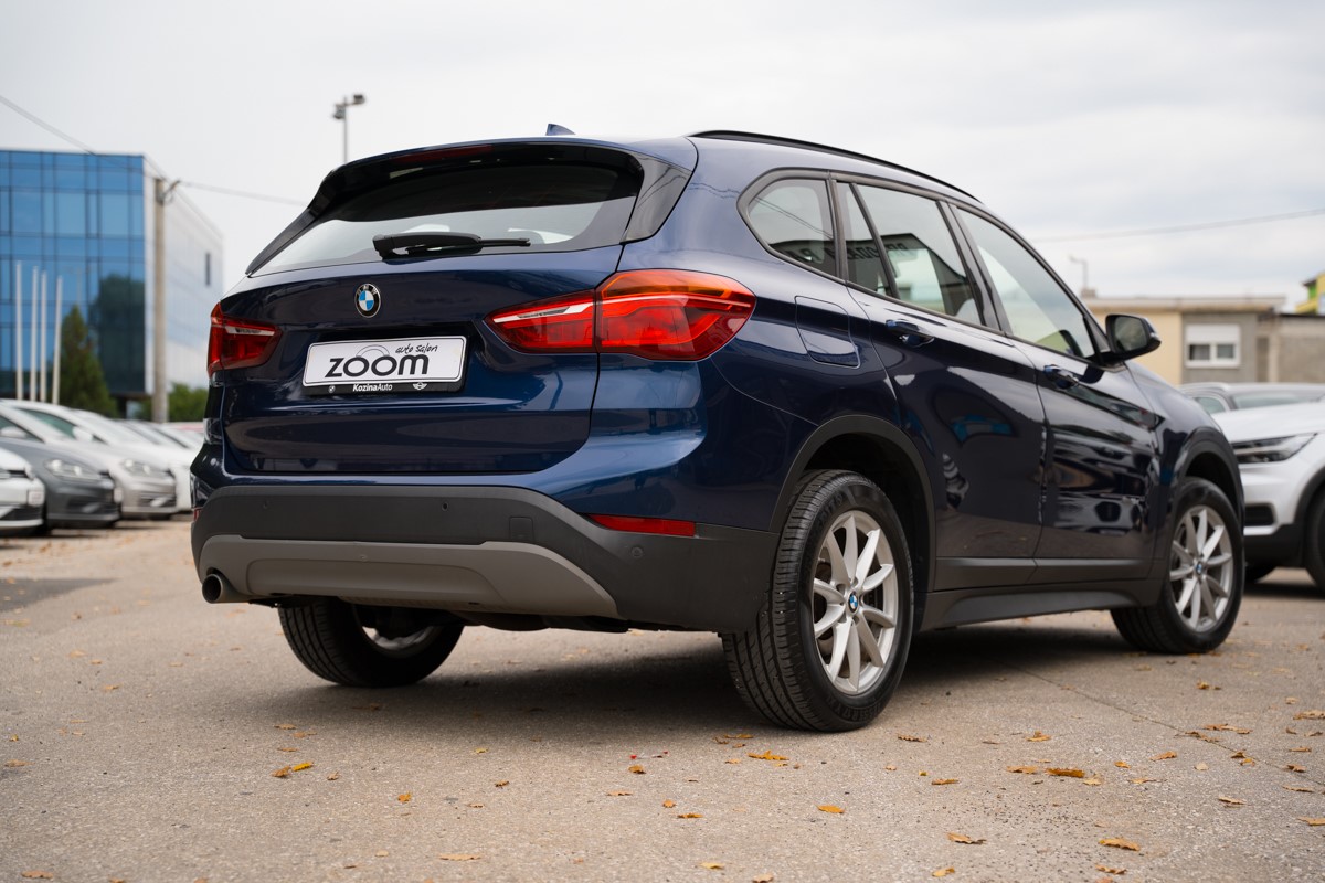 BMW
 X1 18D XDrive