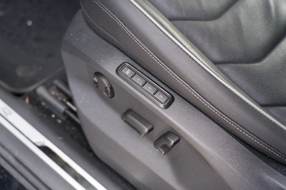 Volkswagen Tiguan
 2.0 TDI R-line
