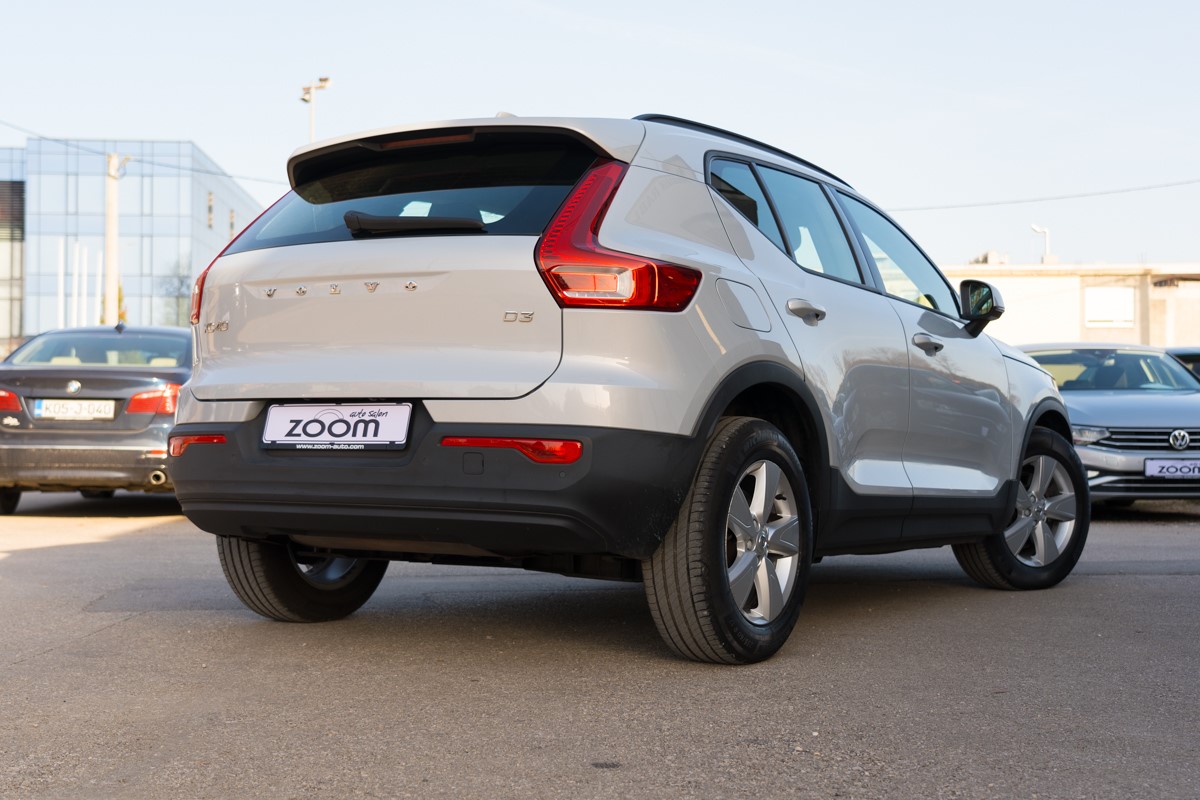 Volvo
 XC40 2.0D D3 AWD 4X4