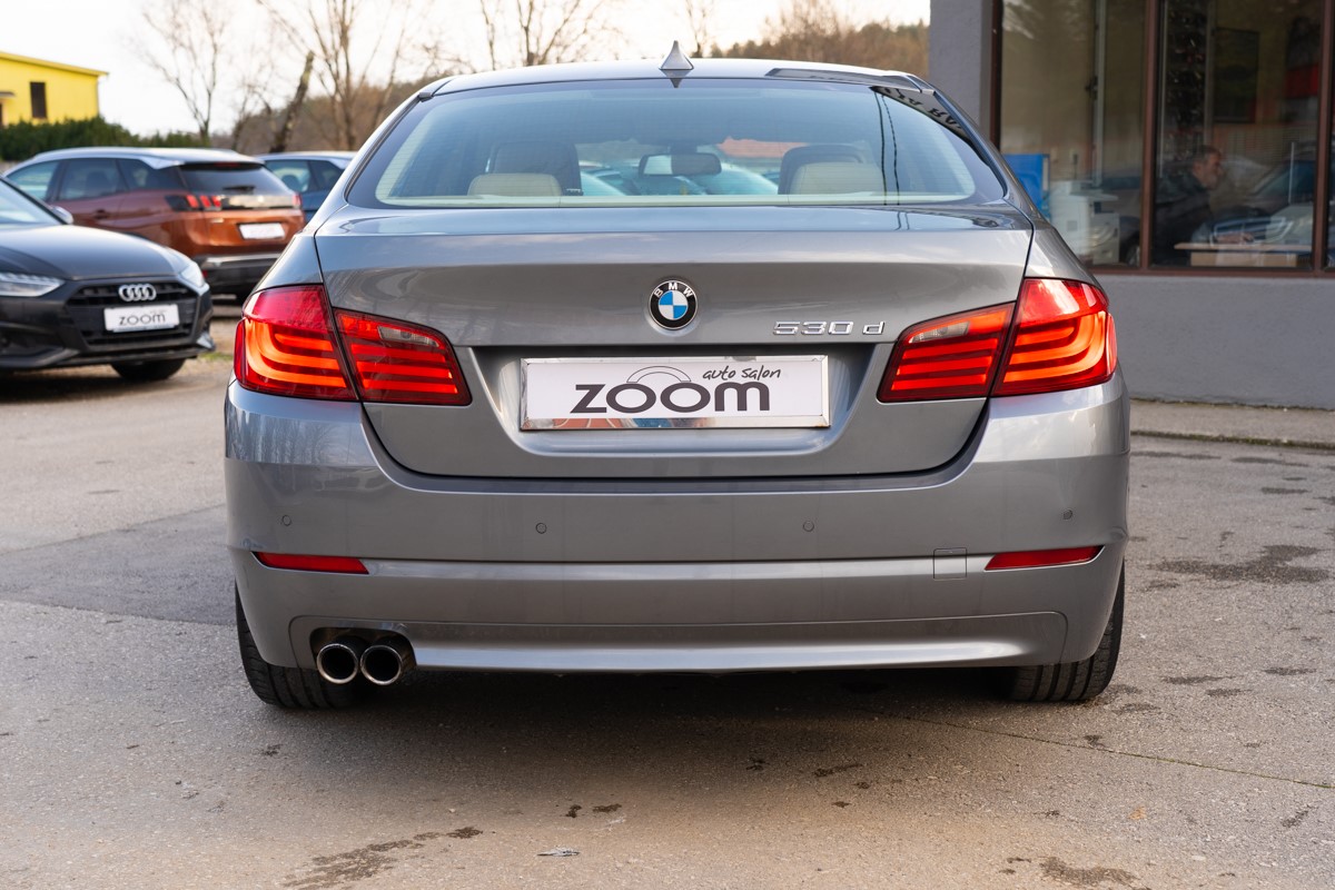 BMW
 5-Series 530d