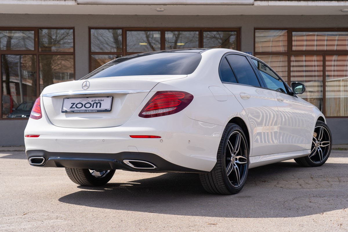 Mercedes-Benz E-Class
 E 220 D 4 MATIC