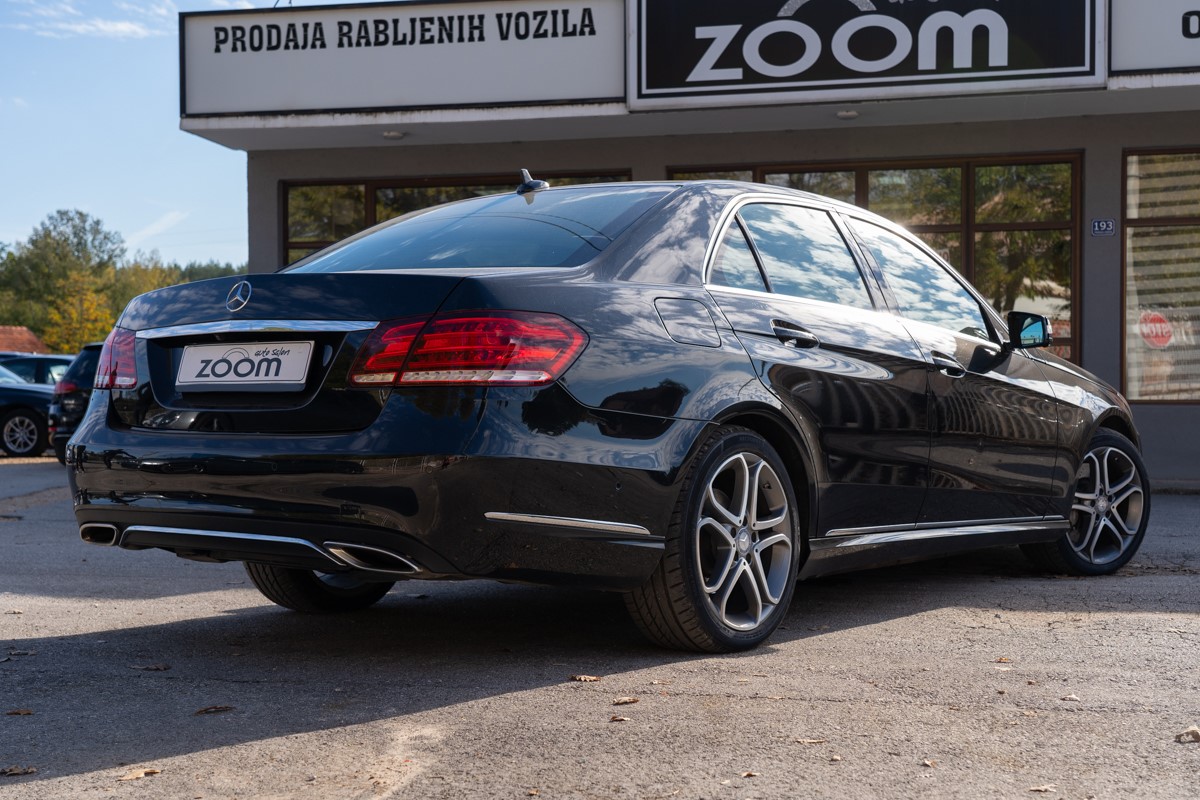 Mercedes-Benz E-Class
 E-350