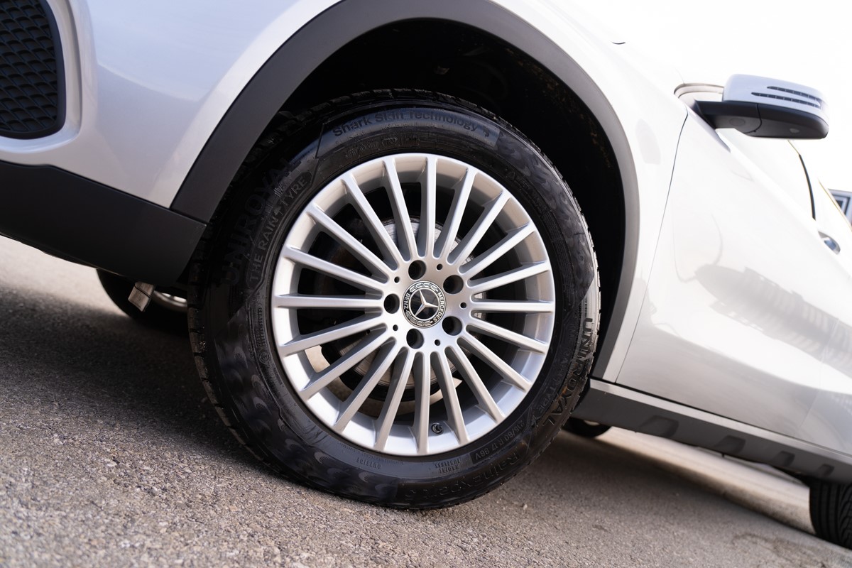 Mercedes-Benz GLA 200 D STOCK