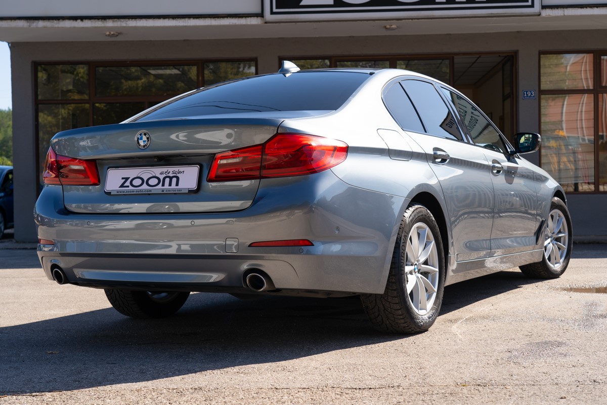 BMW
 5-Series 520d