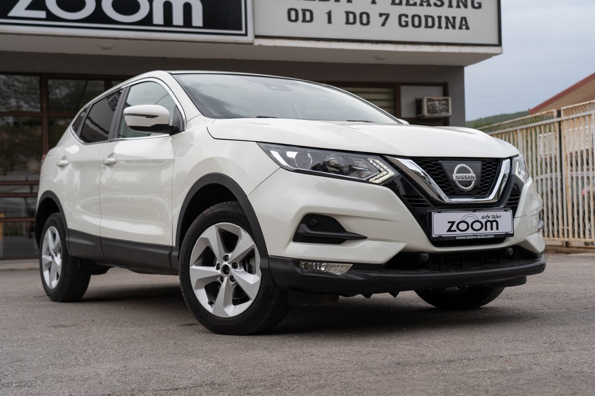 Nissan
 Qashqai 1,5 DCI