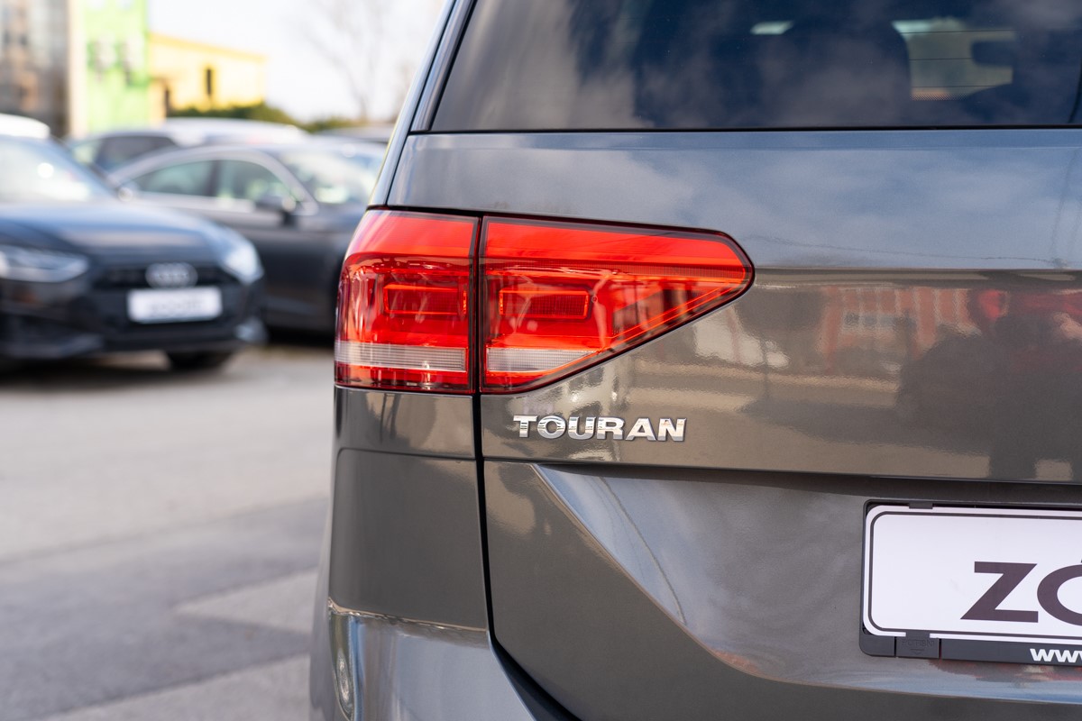 Volkswagen Touran 1,6 TDI DSG 7 sjedista
