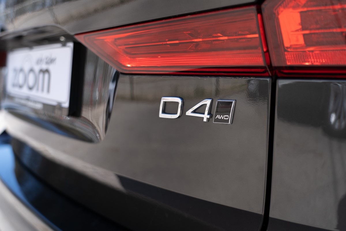 Volvo
 XC60 D4 190 CH