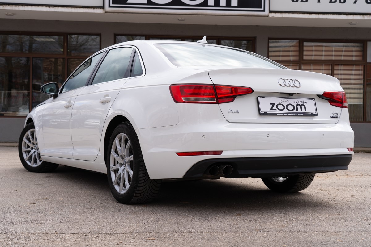 Audi A4
 2.0 TDi S-tronic Quattro Business Line