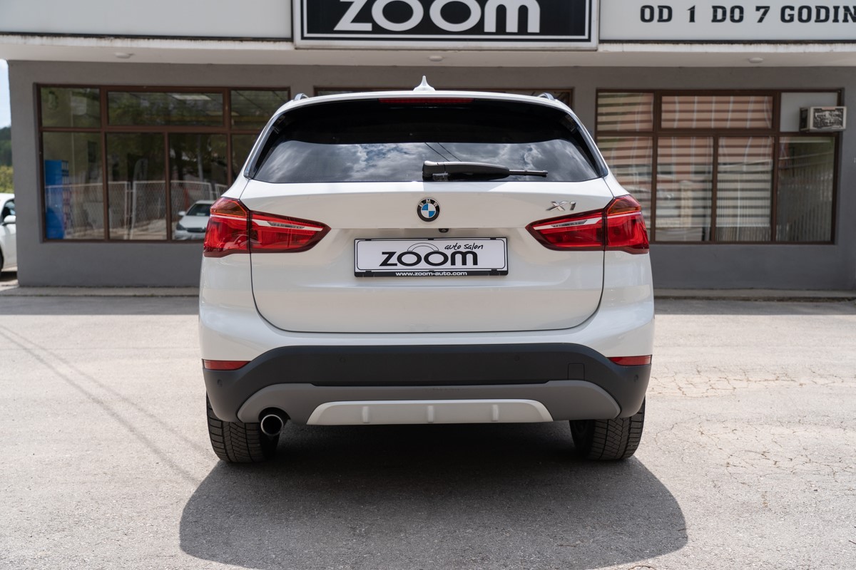 BMW
 X1 18 d SDrive