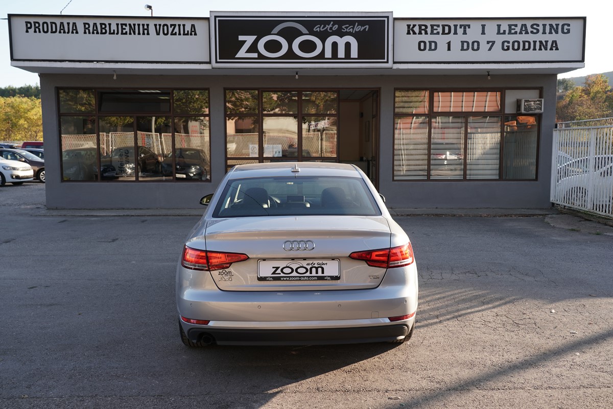 Audi A4
 2.0 TDI ULTRA 150 BUSINESS LINE