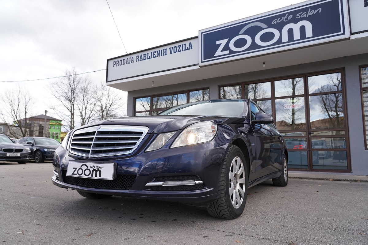 Mercedes-Benz E-Class
 220 CDI