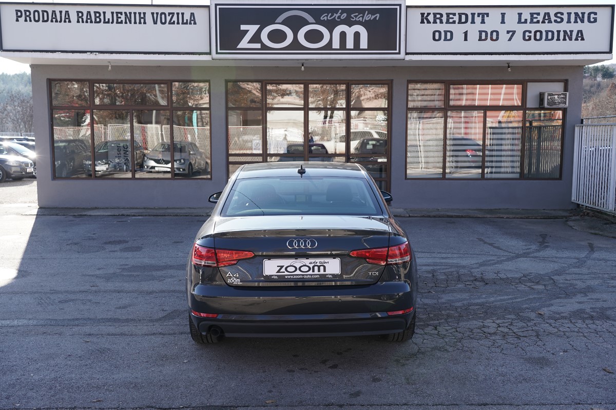 Audi A4
 2.0 TDI  BUSINESS LINE S TRONIC 