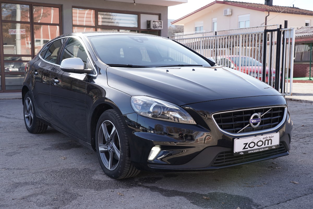 Volvo
 V40 D2 BUSINESS SPORT 5D