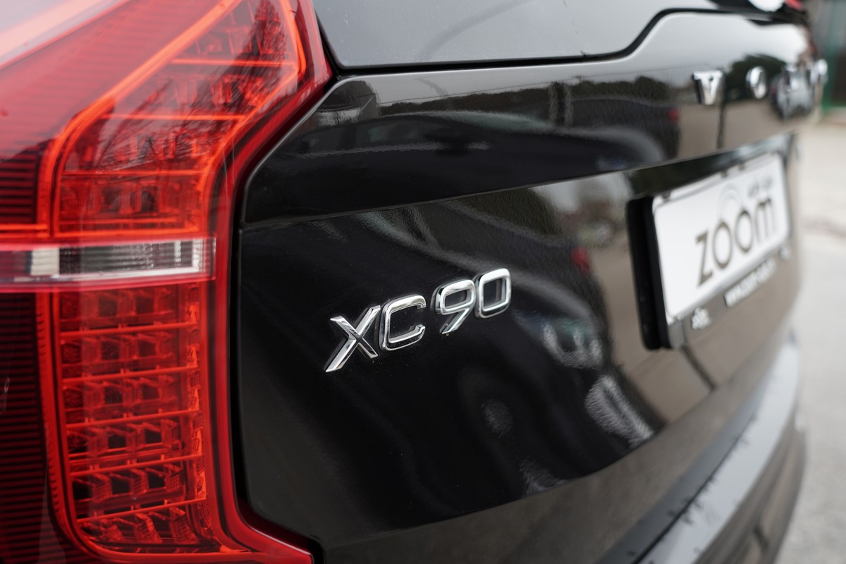 Volvo
 XC90 
 D5