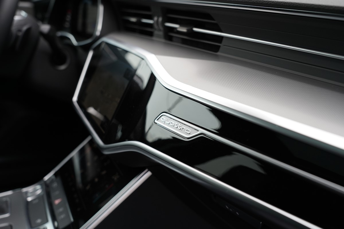 Audi A6
 50 TDI Sportline Quattro