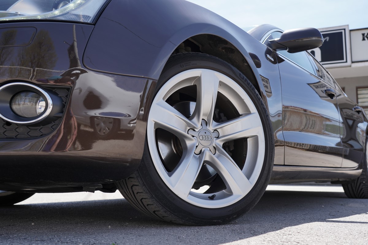 Audi A5
 2.0 TDI