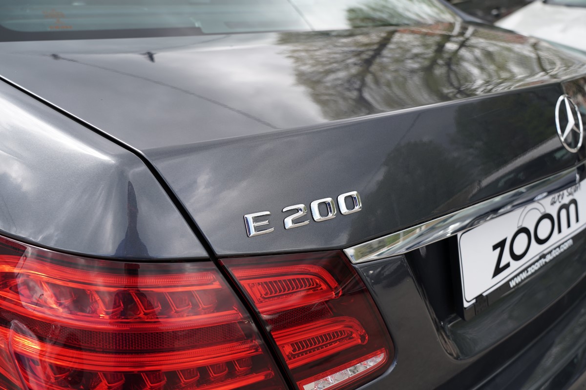 Mercedes-Benz E-Class
 200 CDI