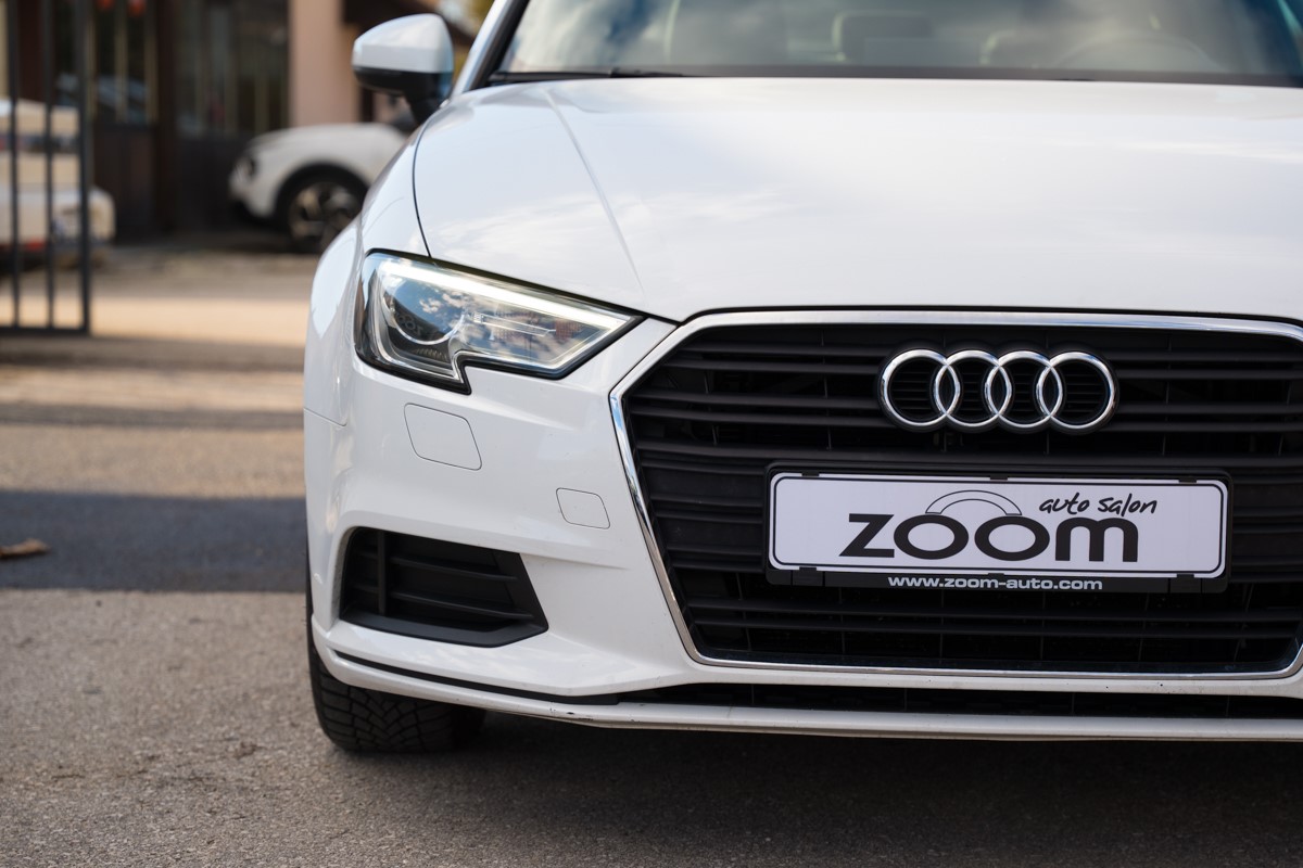 Audi A3
 1.6 TDI S-tronic