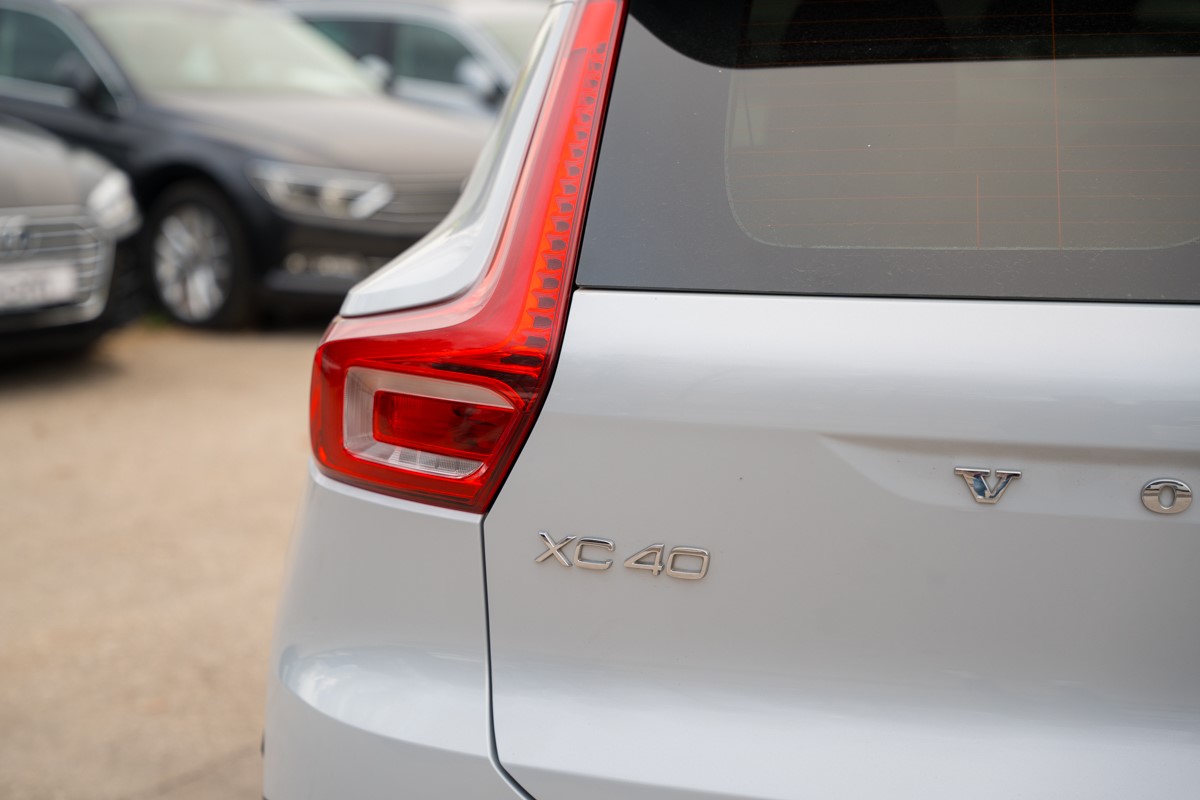 Volvo
 XC40 2.0 D D3