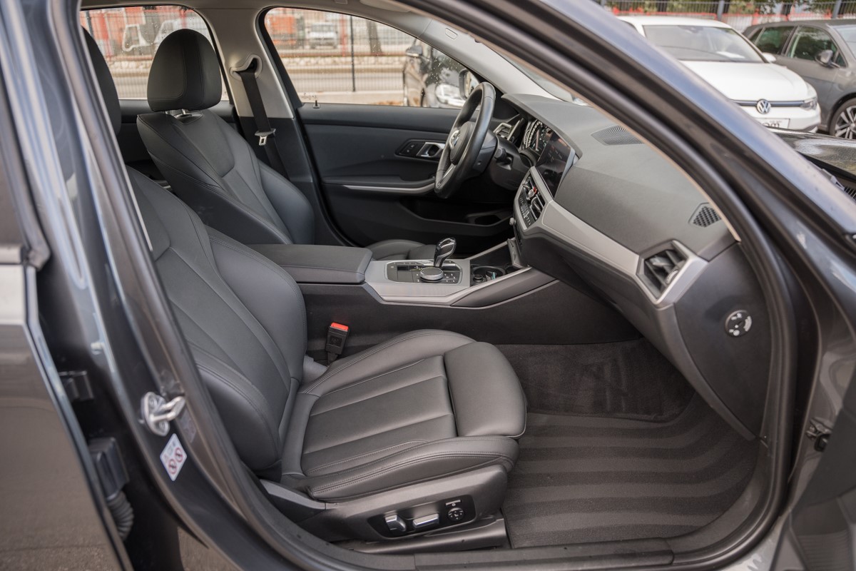 BMW
 3-Series 318 D