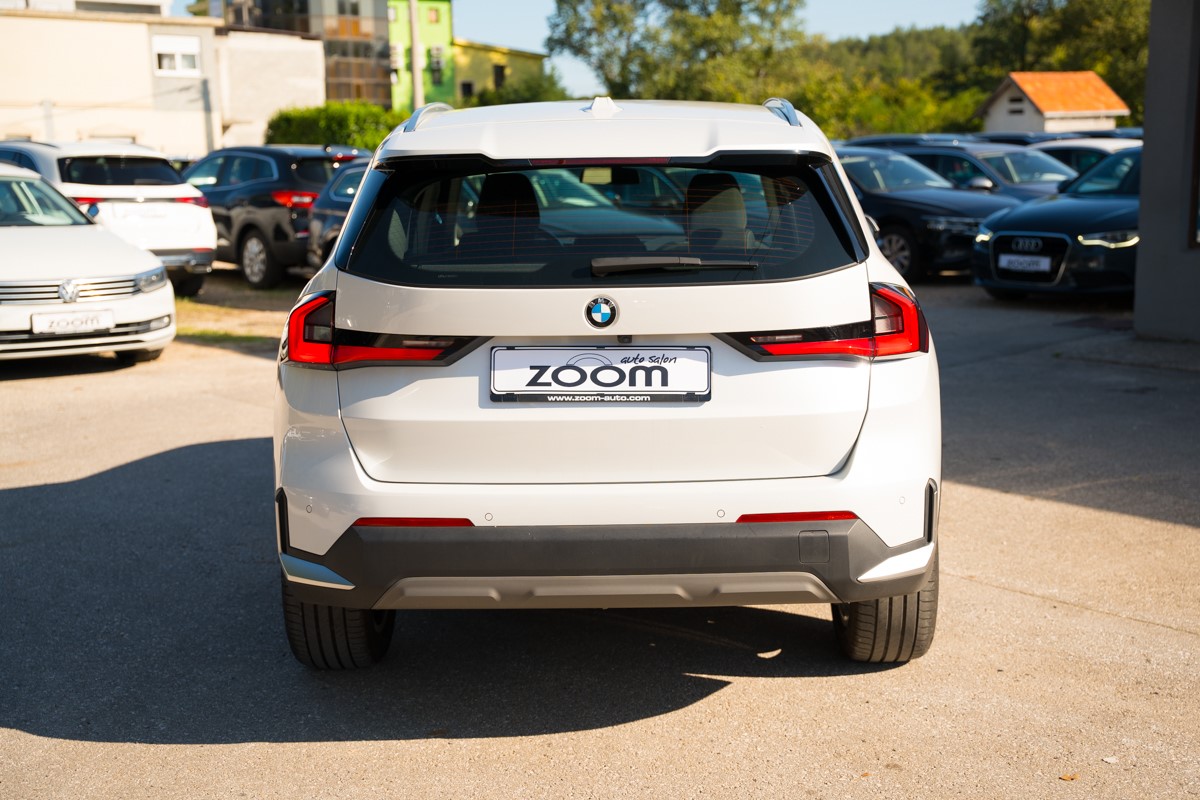BMW
 X1 18 d sDrive