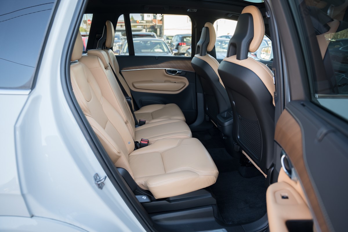 Volvo
 XC90 
 2.0 D B5 AWD Inscription 