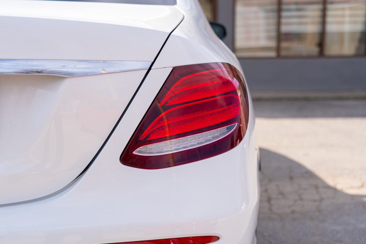 Mercedes-Benz E-Class
 E 220 D 4 MATIC