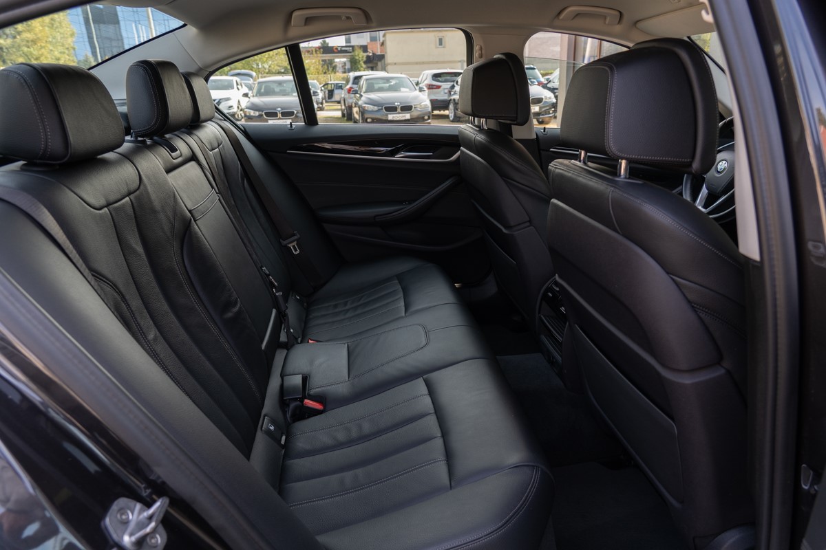 BMW
 5-Series 520dA Business