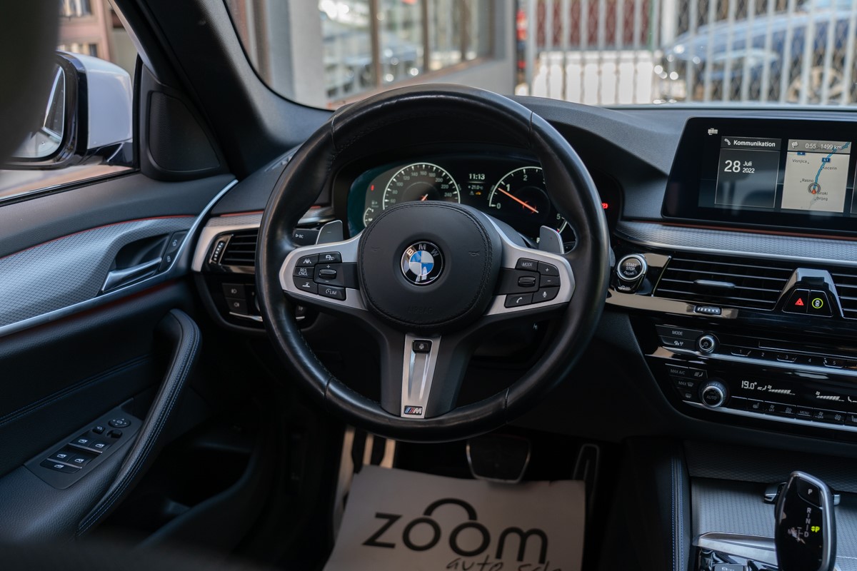 BMW
 5-Series 530 dA xDRIVE