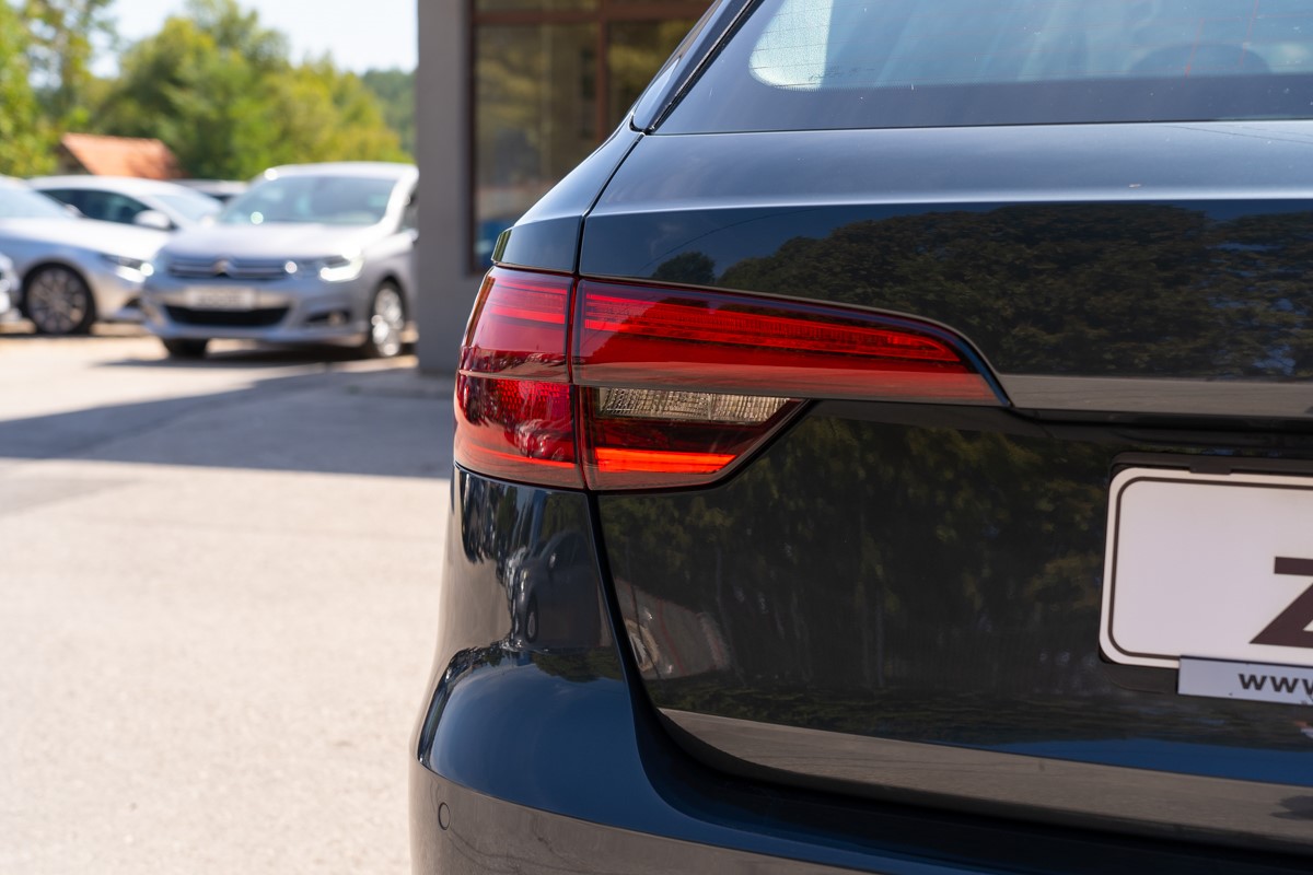 Audi A4
 2.0 TDI Executive Plus