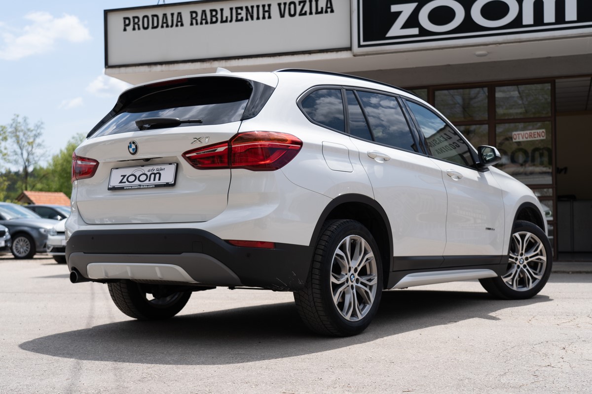 BMW
 X1 18 d SDrive
