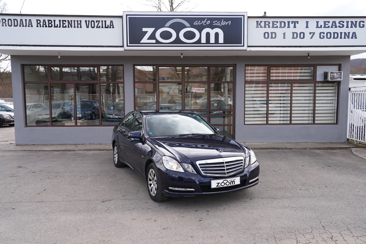 Mercedes-Benz E-Class
 220 CDI