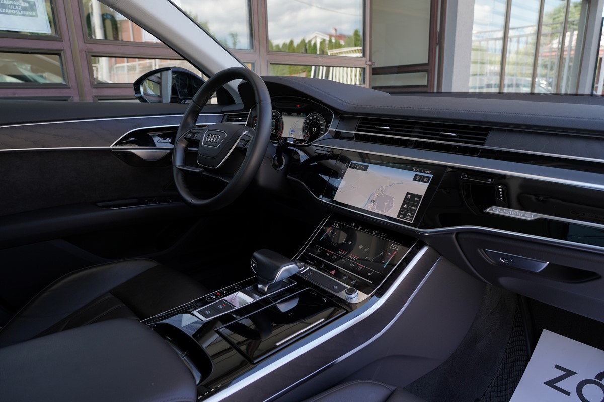 Audi A8
 50 TDI Quattro Tiptronic