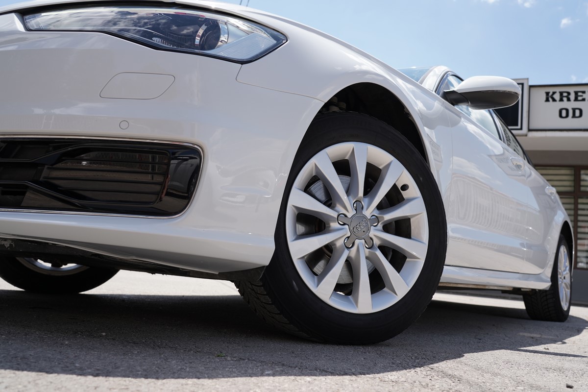 Audi A6
 2.0 TDI Ultra