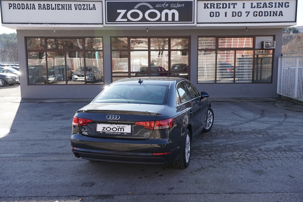 Audi A4
 2.0 TDI  BUSINESS LINE S TRONIC 
