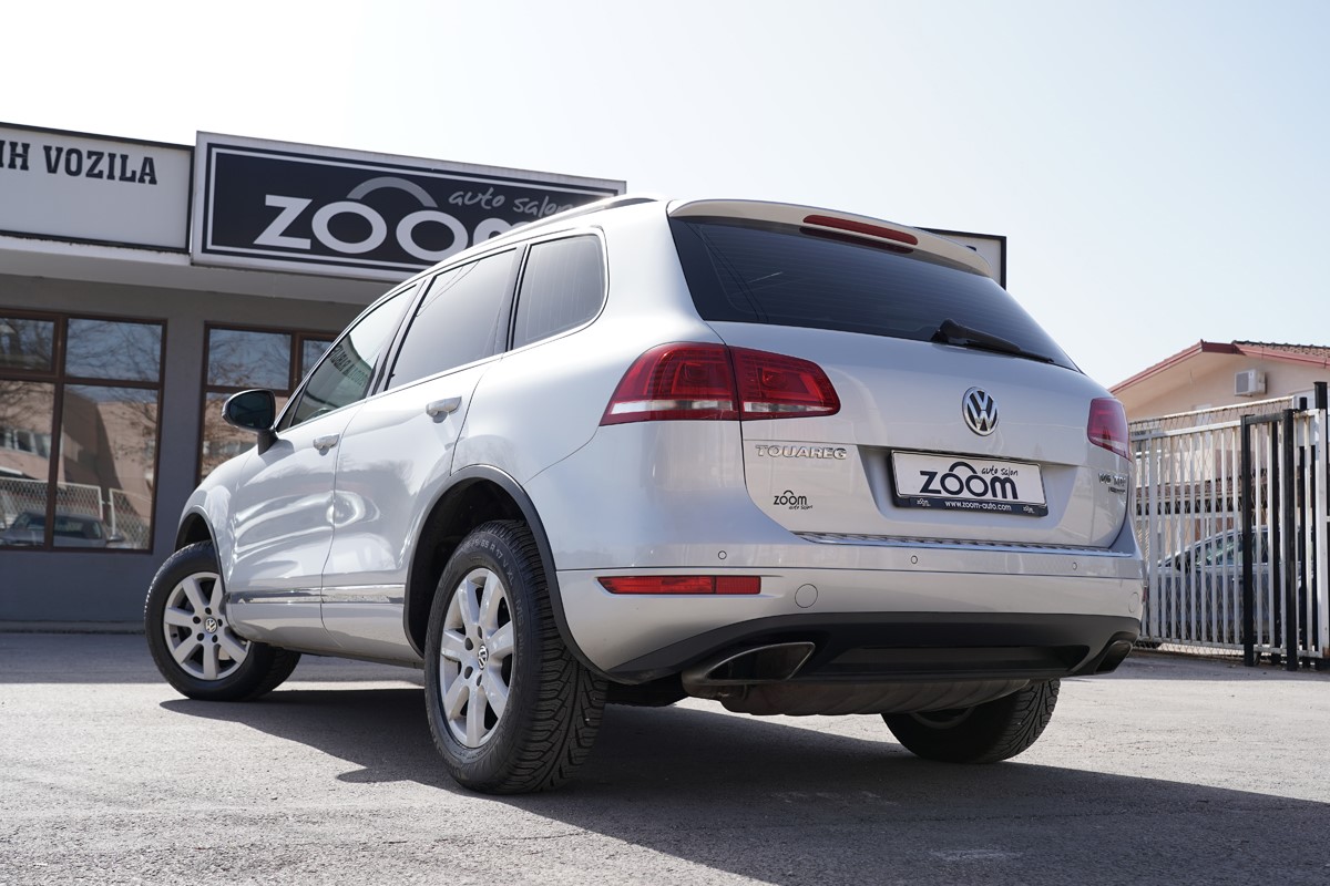 Volkswagen Touareg
 3.0 TDI 4 MOTION