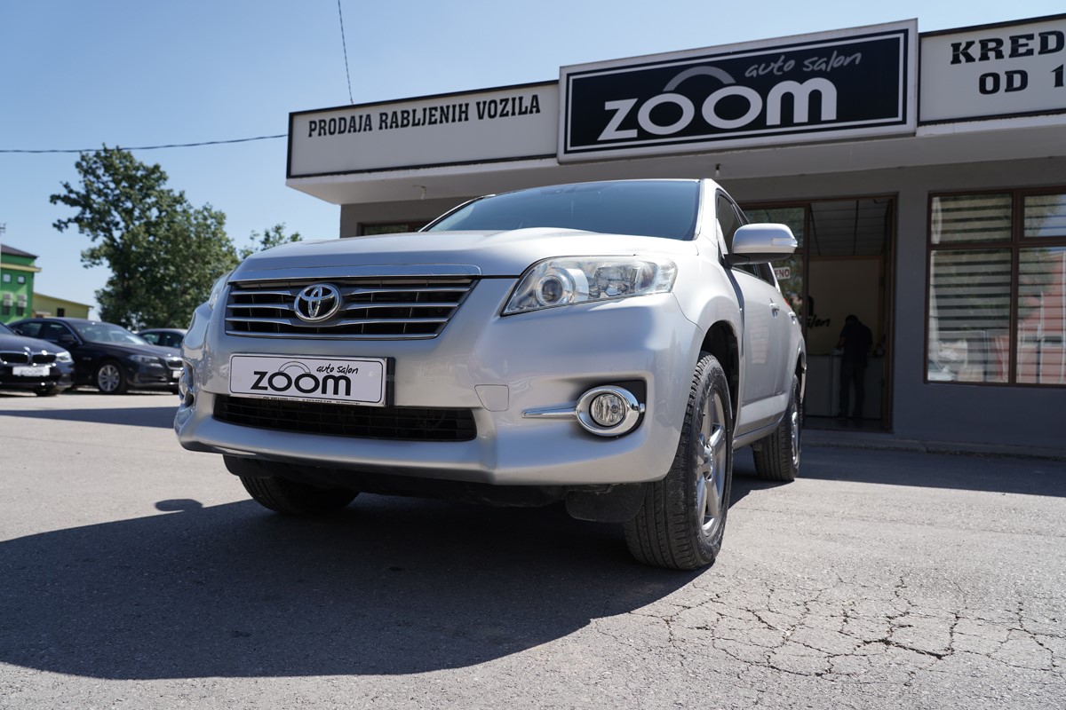 Toyota
 RAV4
 2,2 D