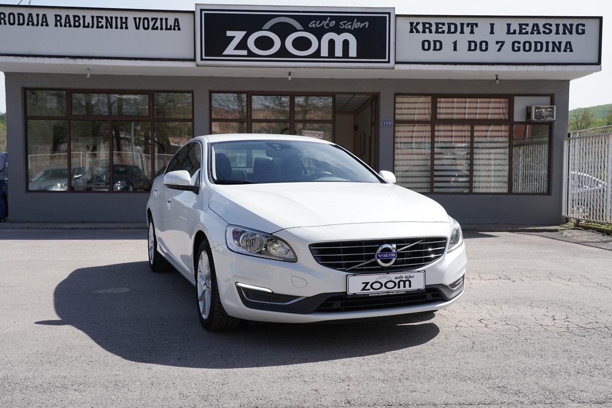 Volvo
 S60
 2.0 D Summum
