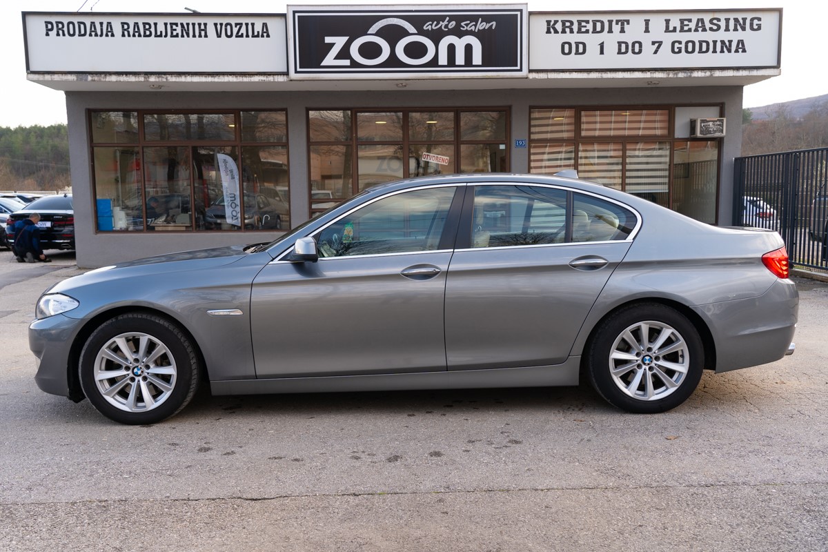 BMW
 5-Series 530d
