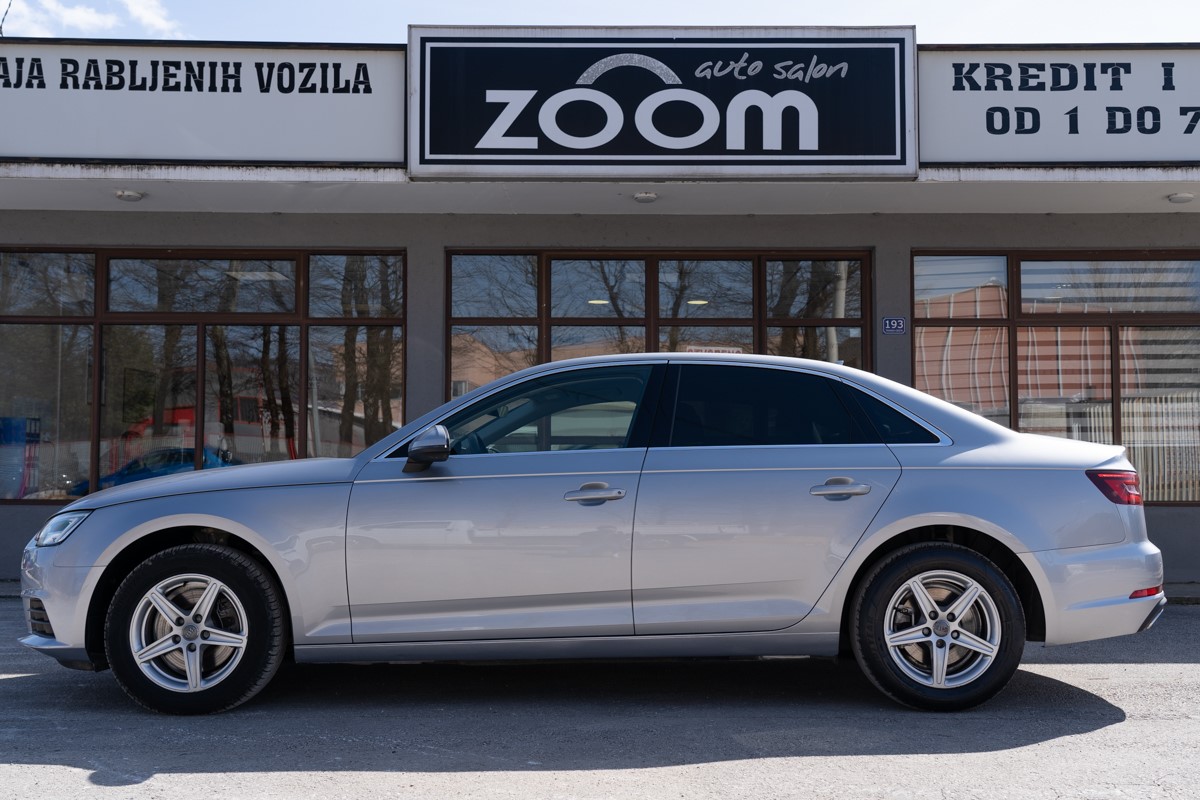 Audi A4
 35 TDi Stronic Business Line