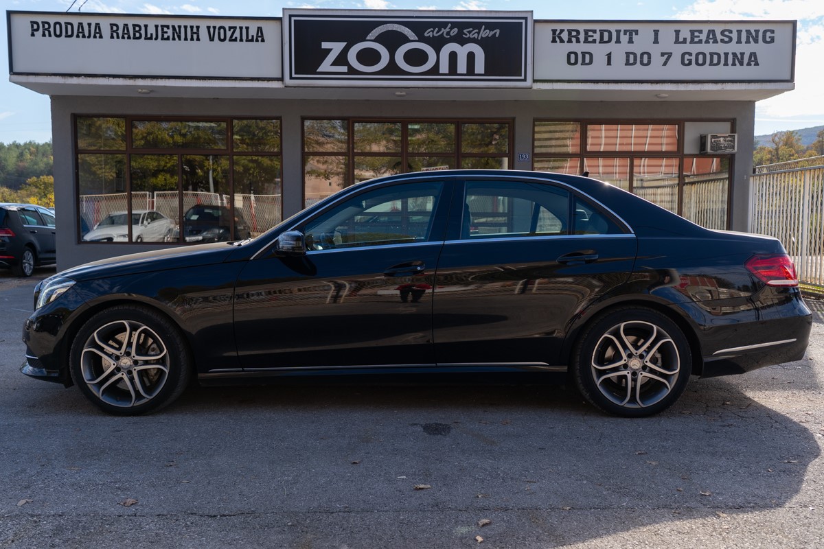 Mercedes-Benz E-Class
 E-350