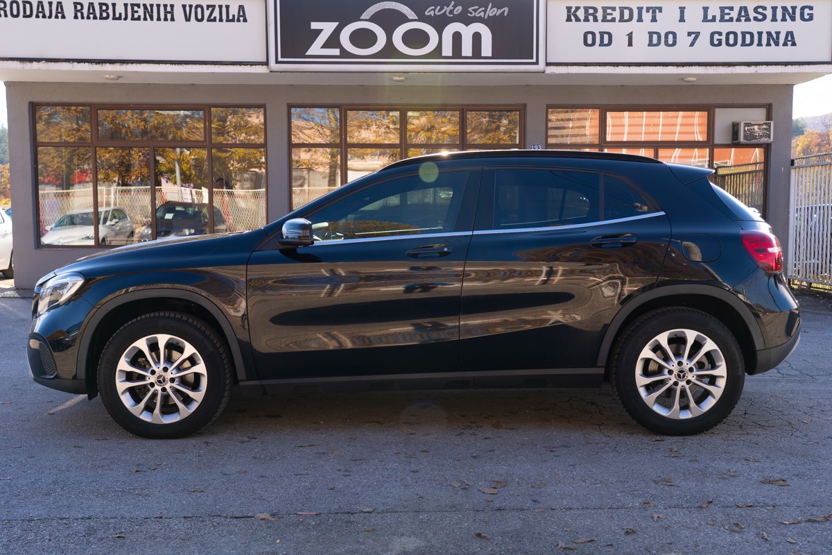Mercedes-Benz GLA 200d Business