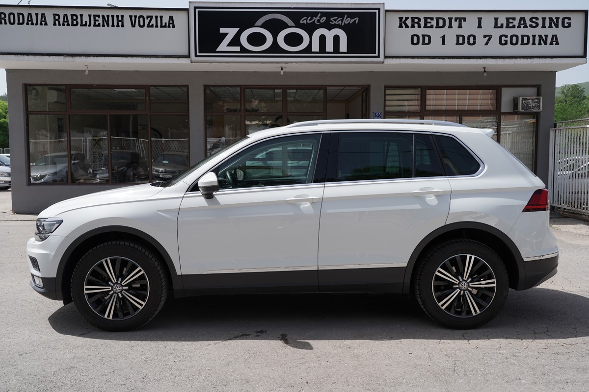 Volkswagen Tiguan
 2.0 TDI  BMT 4MOTION  Virtual Dashboard 