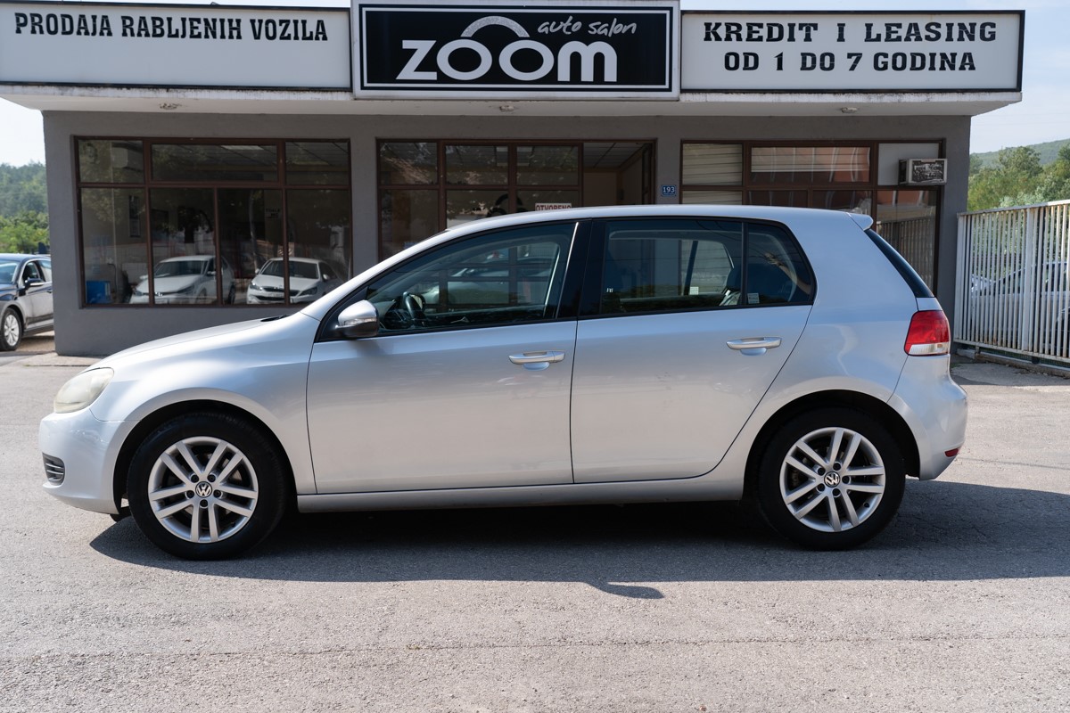 Volkswagen Golf VI 1,6 CR TDI COMFORTLINE 