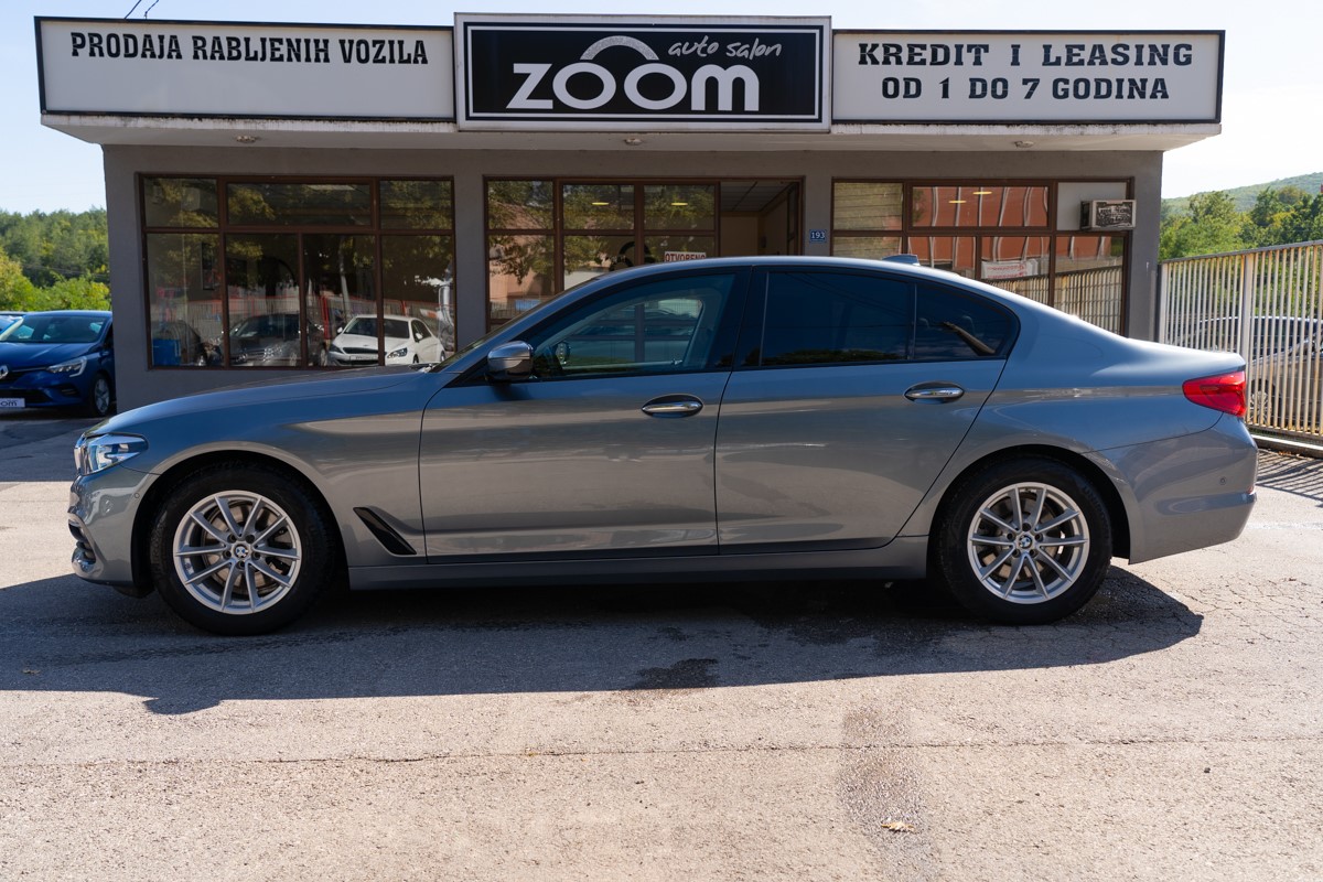 BMW
 5-Series 520d
