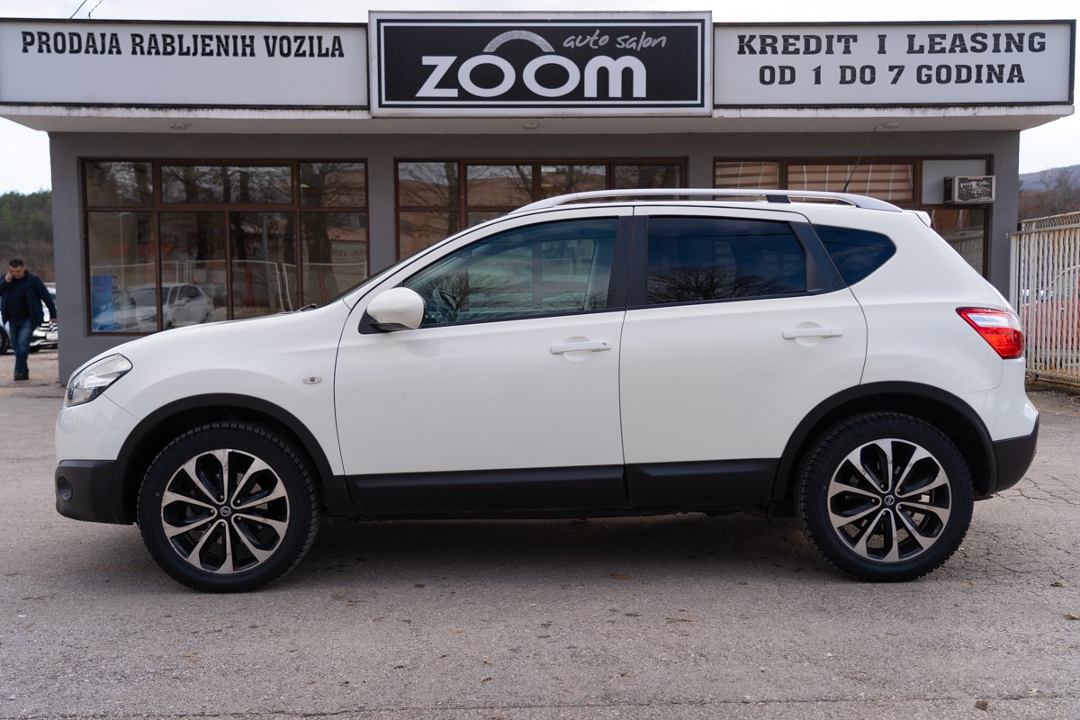 Nissan
 Qashqai 2,0 DCI