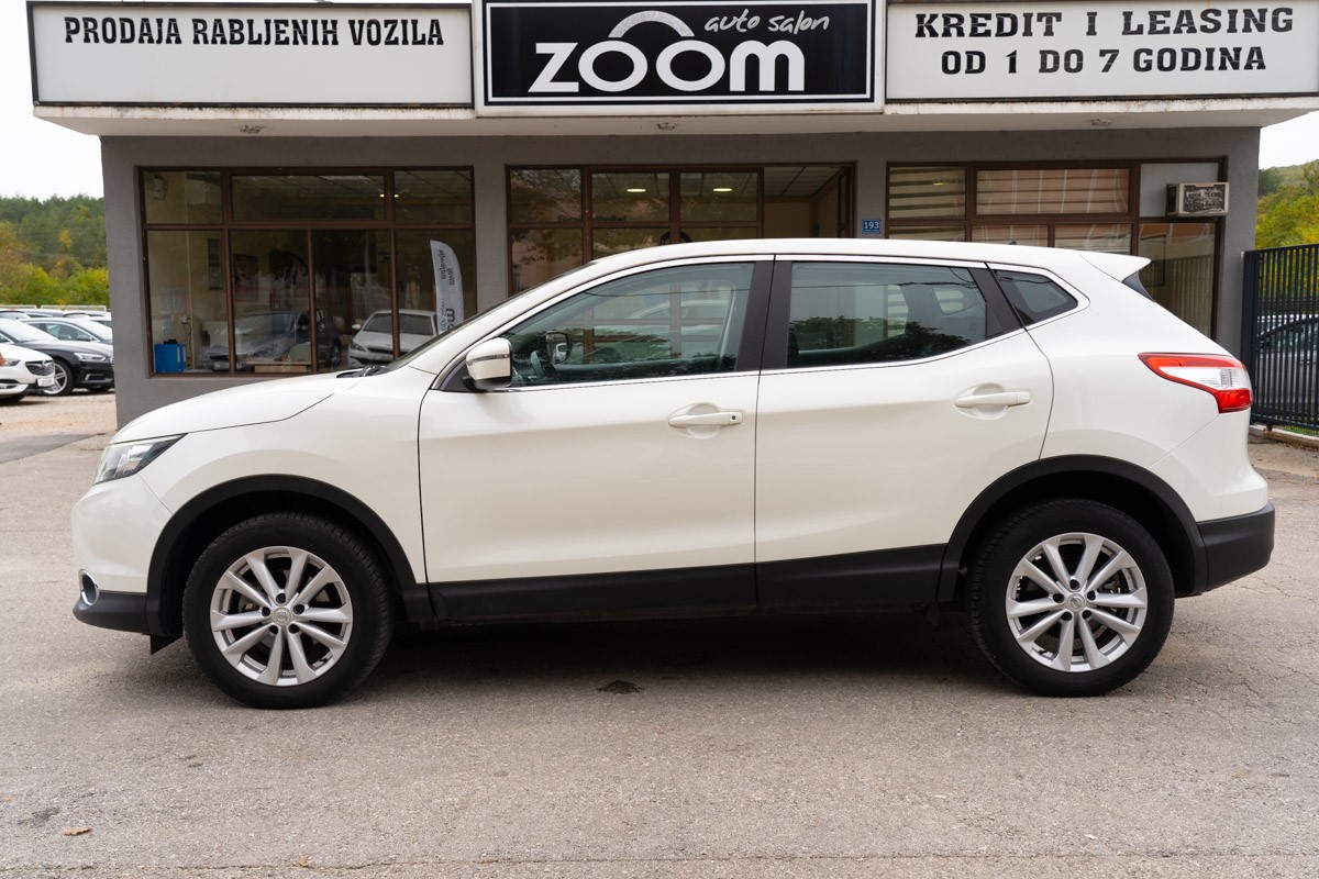 Nissan
 Qashqai 1,6 DCI