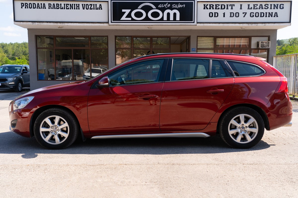 Volvo
 V60 2,0 D