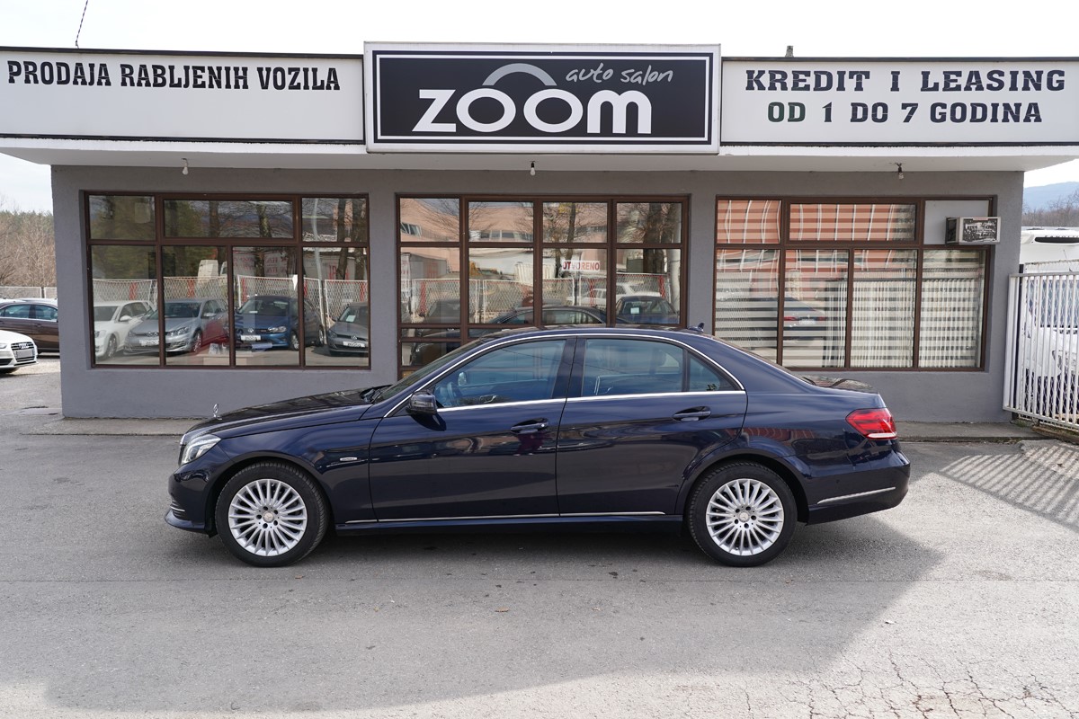 Mercedes-Benz E-Class
 220 CDI