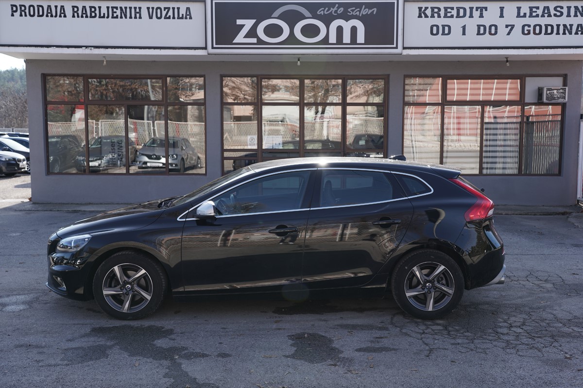 Volvo
 V40 D2 BUSINESS SPORT 5D